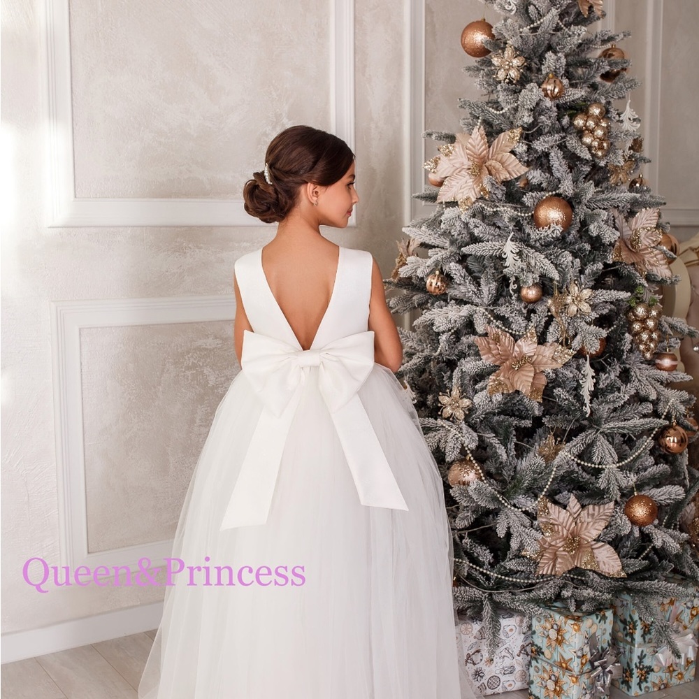 Flower girl dress Satin flower dress with pearls Party dress Tutu girl dress